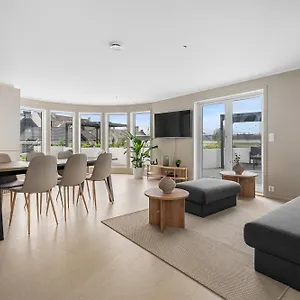 L Urban - Spacious With Private Terrace Apartment